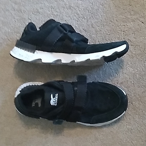 Sorel Shoes - Women's Black Sorel Tennis Shoes, Size 6